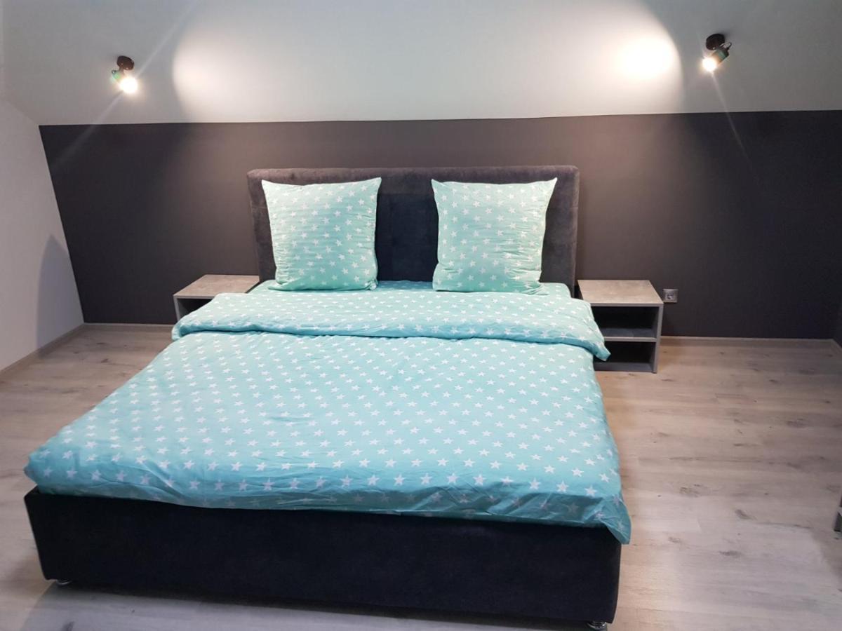 Uzhorod 3 Room Lovely House Ngoại thất bức ảnh